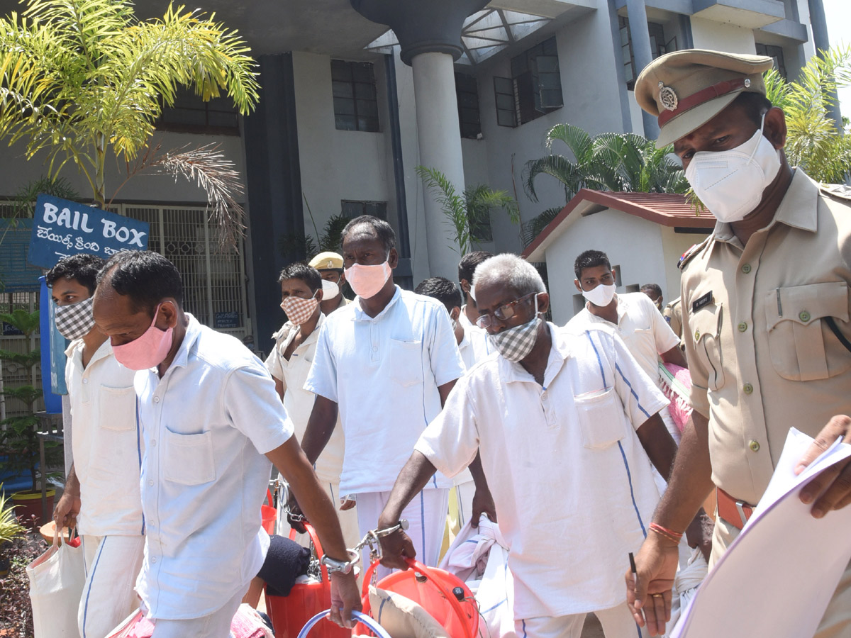 Shifting of Warangal central jail Photos - Sakshi11