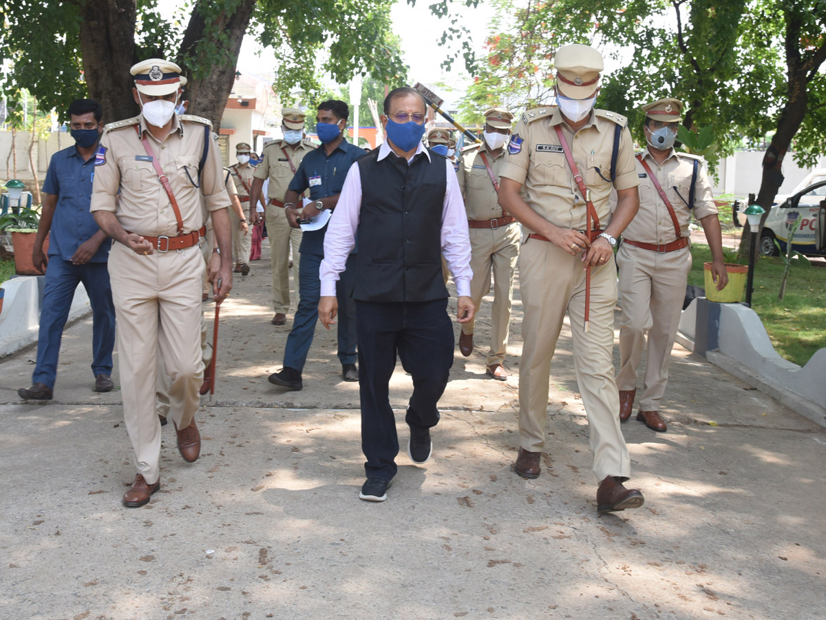 Shifting of Warangal central jail Photos - Sakshi17