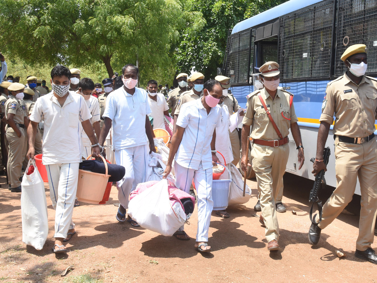 Shifting of Warangal central jail Photos - Sakshi20