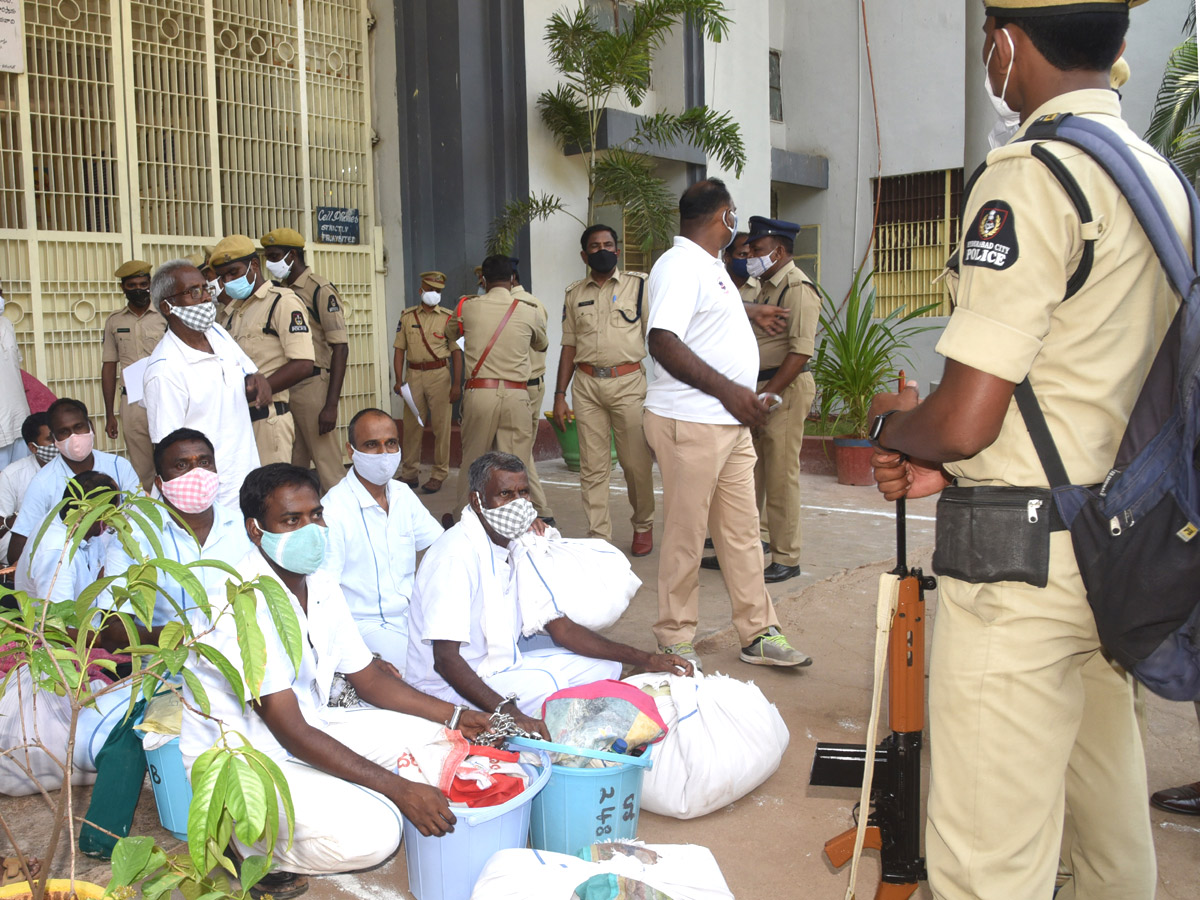 Shifting of Warangal central jail Photos - Sakshi28