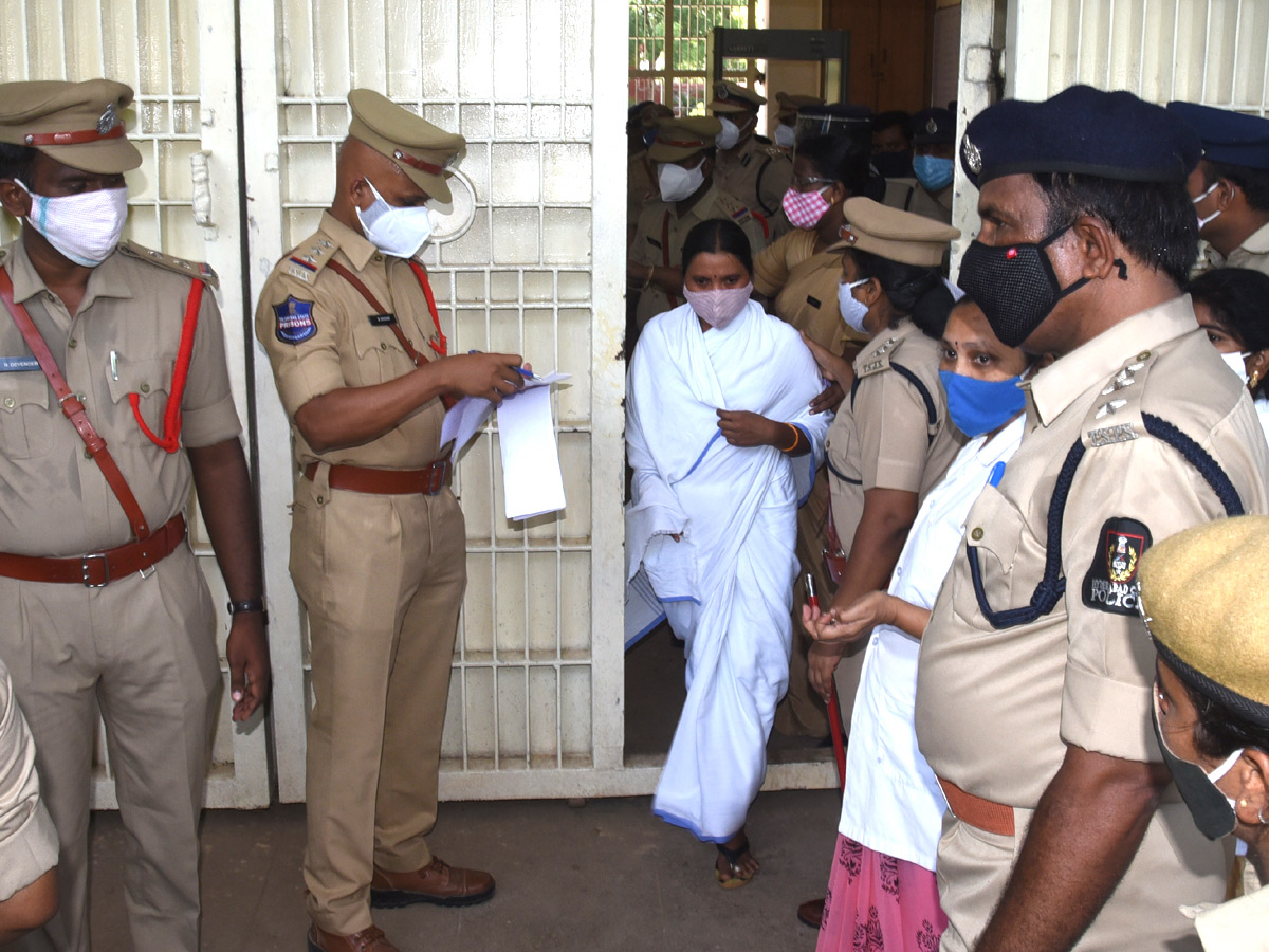 Shifting of Warangal central jail Photos - Sakshi3