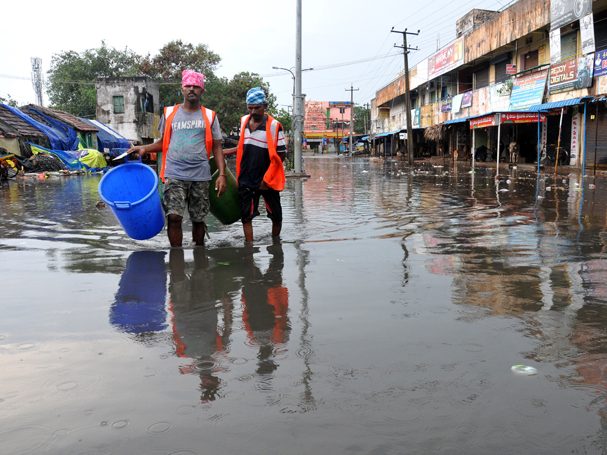 Heavy Rain in Andhra Pradesh Photo Gallery - Sakshi12