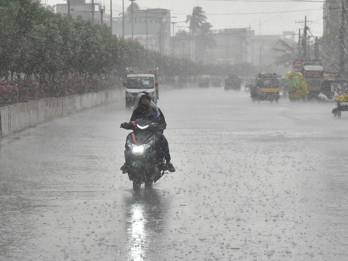 Heavy Rain in Andhra Pradesh Photo Gallery - Sakshi4