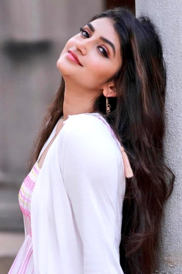 Pelli Sandadi Heroine Sree Leela Photo Gallery - Sakshi11