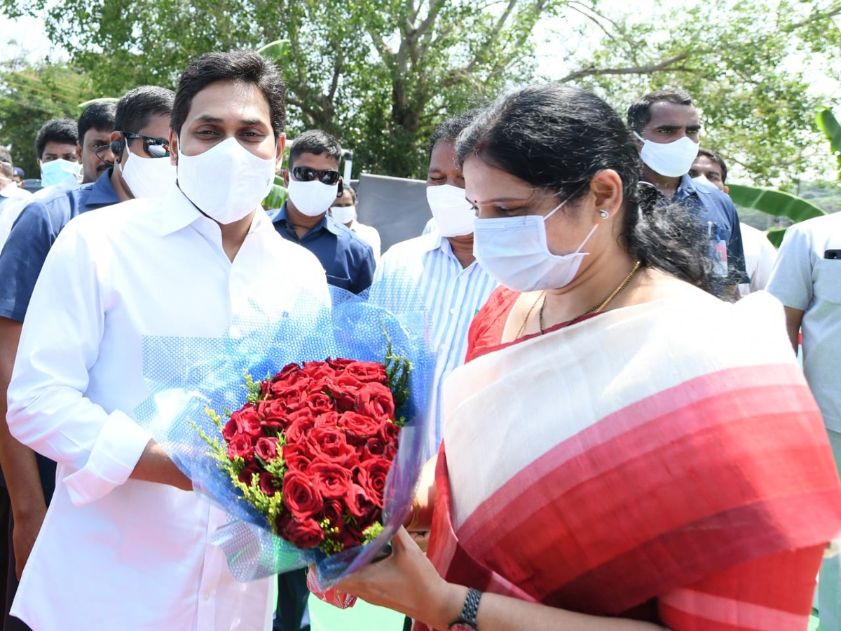 CM YS Jagan Lays Foundation Stone For Krishna River Karakatta - Sakshi14