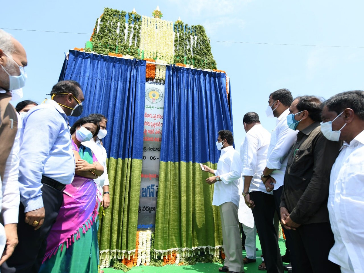 CM YS Jagan Lays Foundation Stone For Krishna River Karakatta - Sakshi3