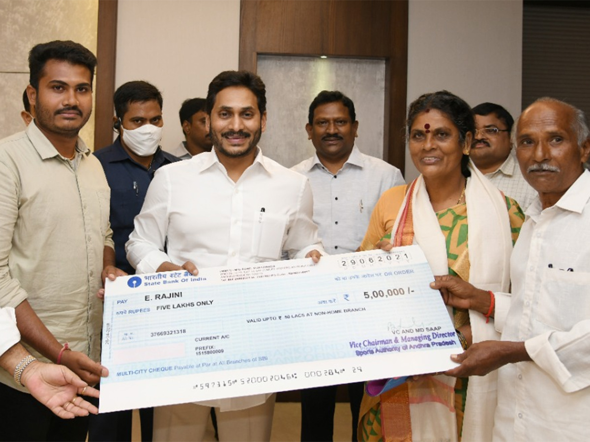 YS Jagan Wishes To Olympics Participated AP Players In Tokyo - Sakshi5