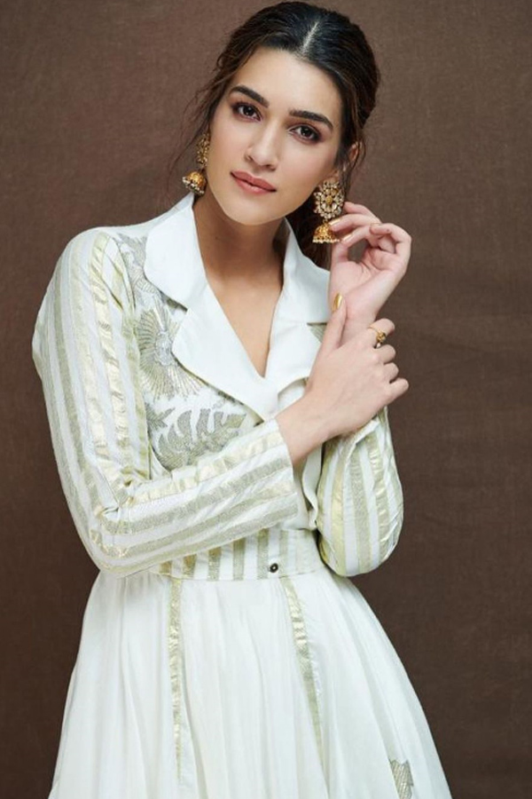 kriti sanon latest pics Photo Gallery - Sakshi14