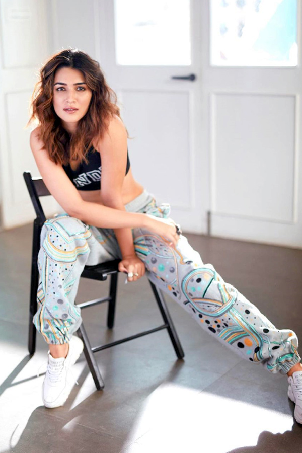 kriti sanon latest pics Photo Gallery - Sakshi20