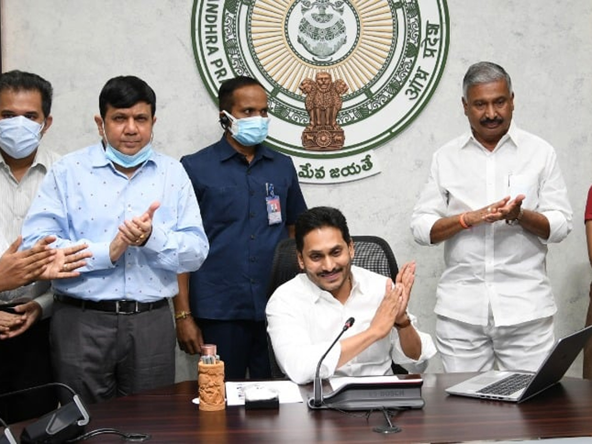 CM YS Jagan Releases Jagananna Thodu Amount - Sakshi3