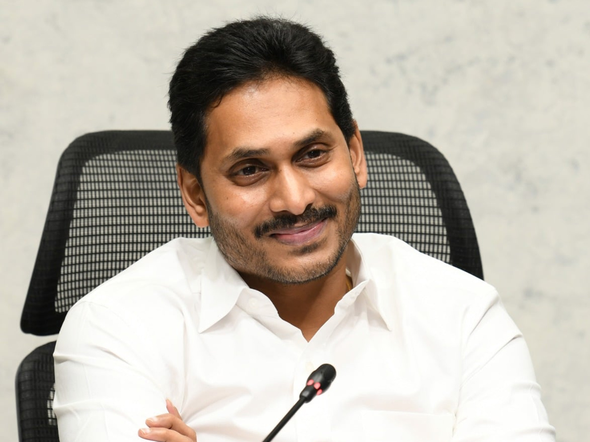 CM YS Jagan Releases Jagananna Thodu Amount - Sakshi4