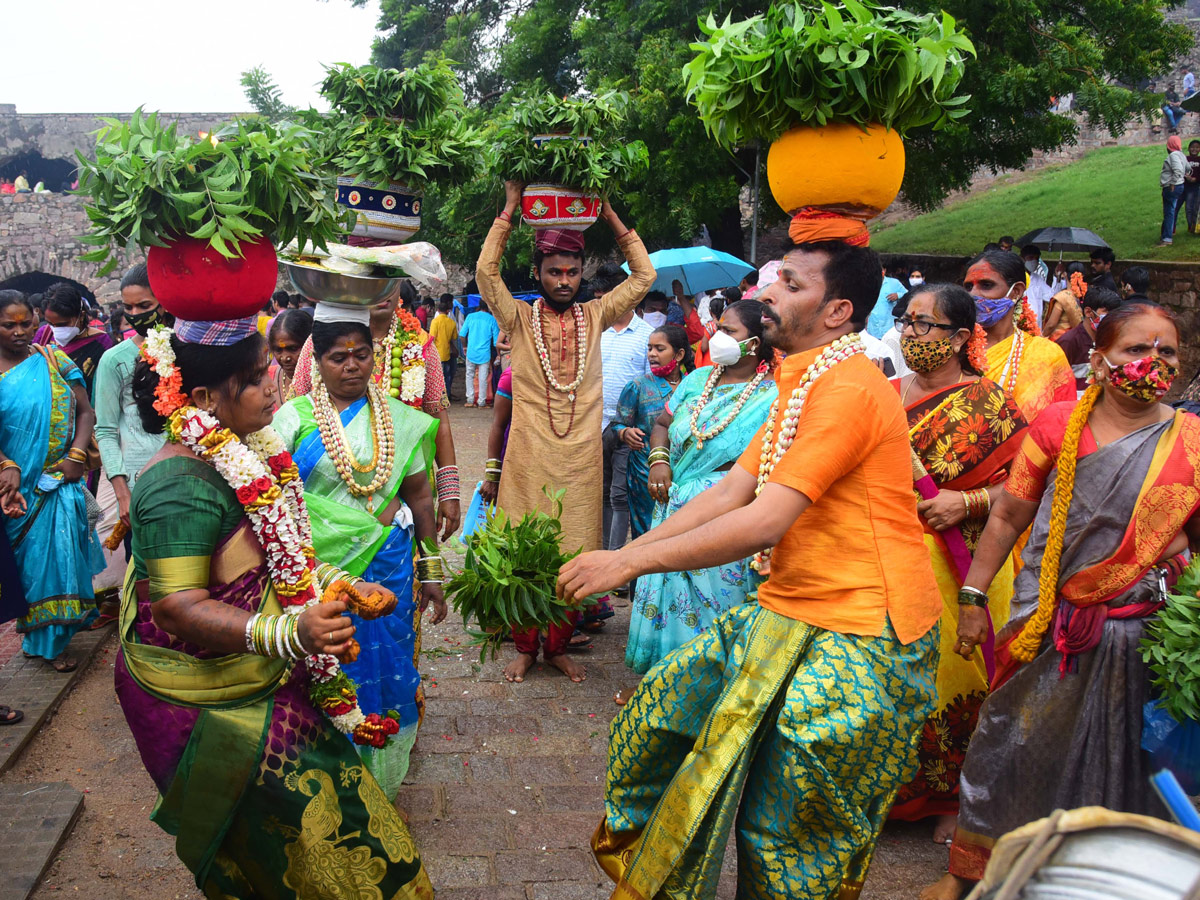 Golconda Bonalu Celebrations 2021 Pics - Sakshi5