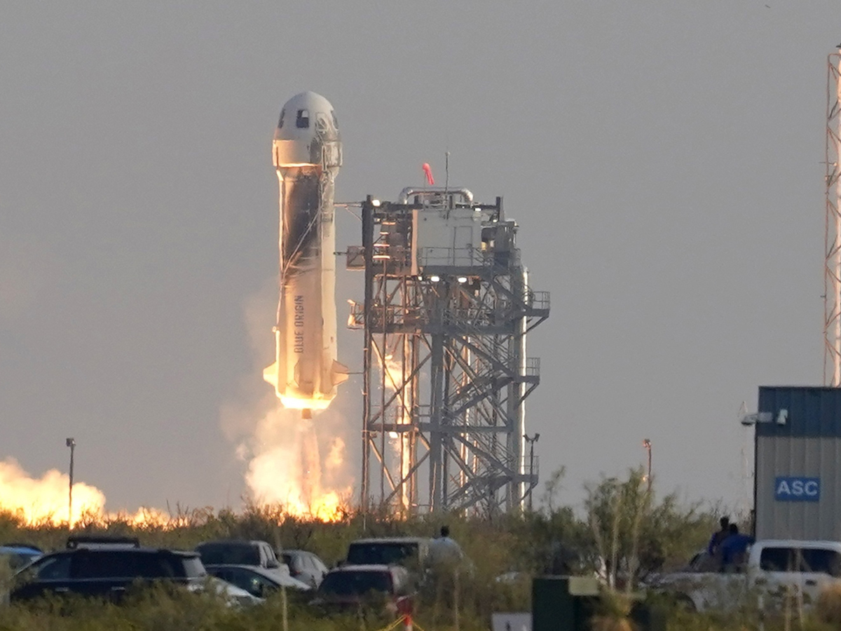 Jeff Bezos and Crew Complete Successful Space Flight Photo Gallery - Sakshi6