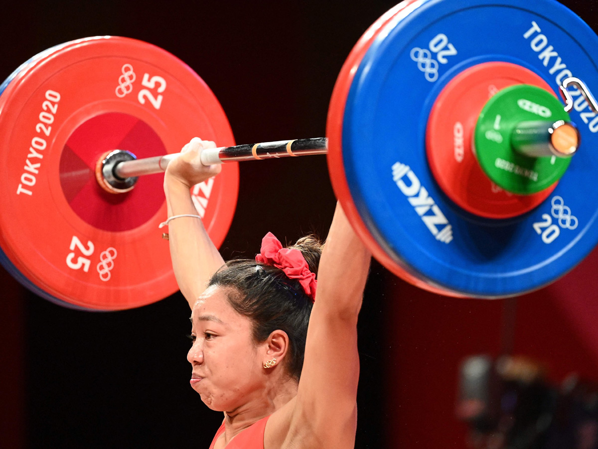 Tokyo Olympics Mirabai Chanu womens 49kg weightlifting event - Sakshi8