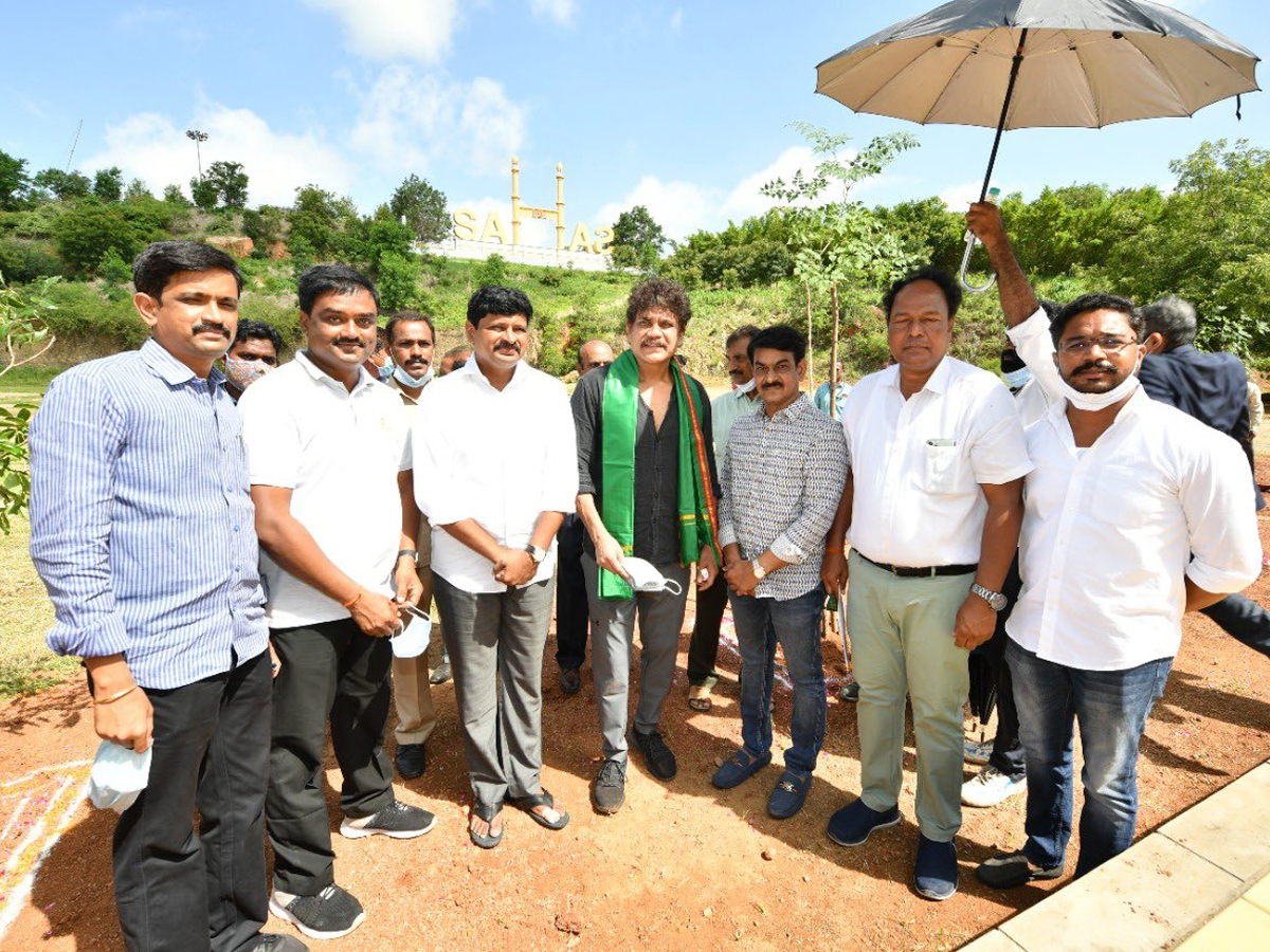 Amitabh Bachchan Join Green India Challenge with Nagarjuna and MP Santhosh Kumar Photo Gallery - Sakshi8