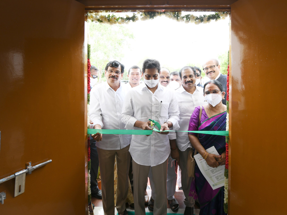 AP CM YS Jagan Raidurgam Tour: Rythu Bharosa Centre Inauguration Special Photos - Sakshi36