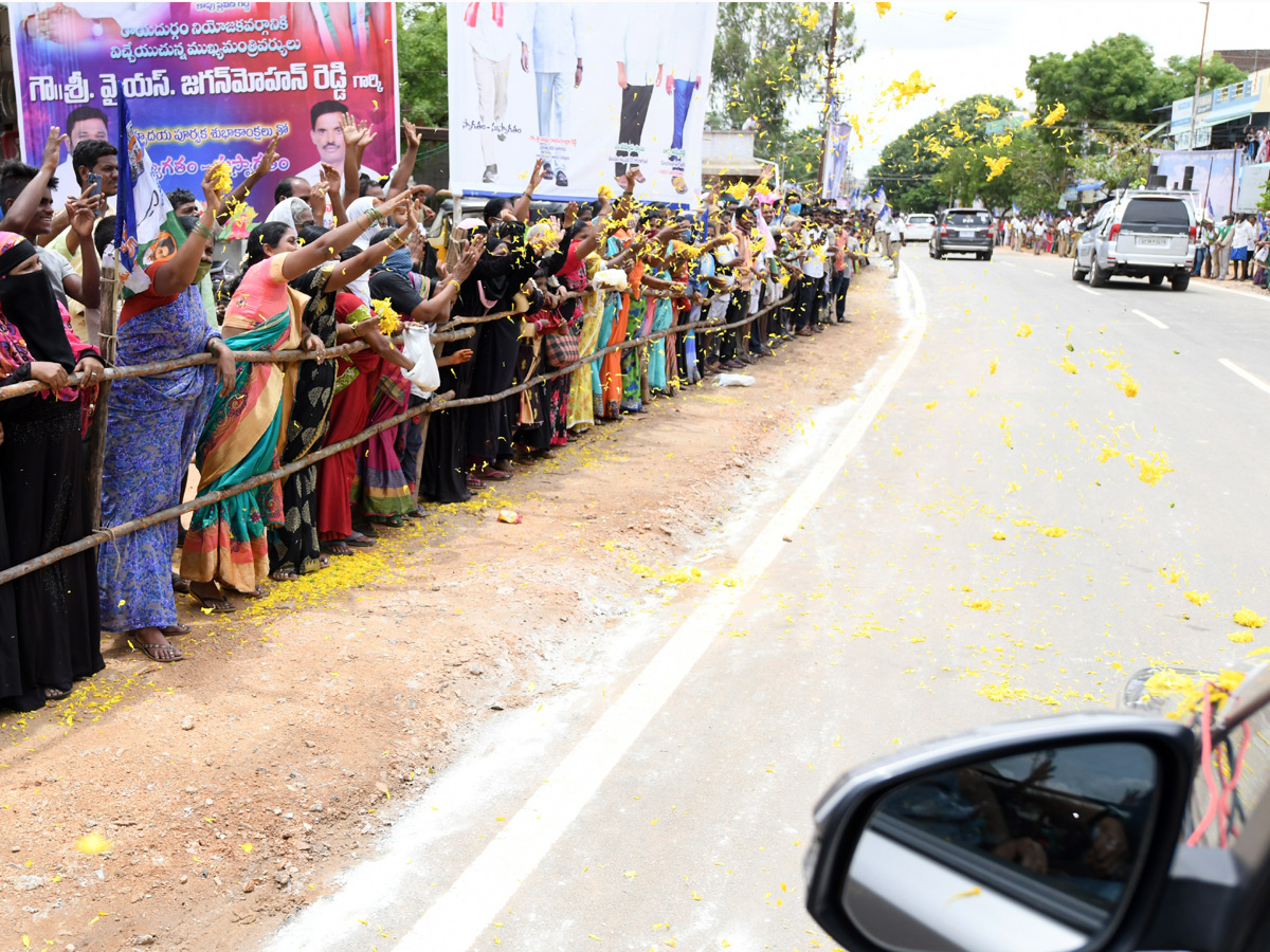 AP CM YS Jagan Raidurgam Tour: Rythu Bharosa Centre Inauguration Special Photos - Sakshi38