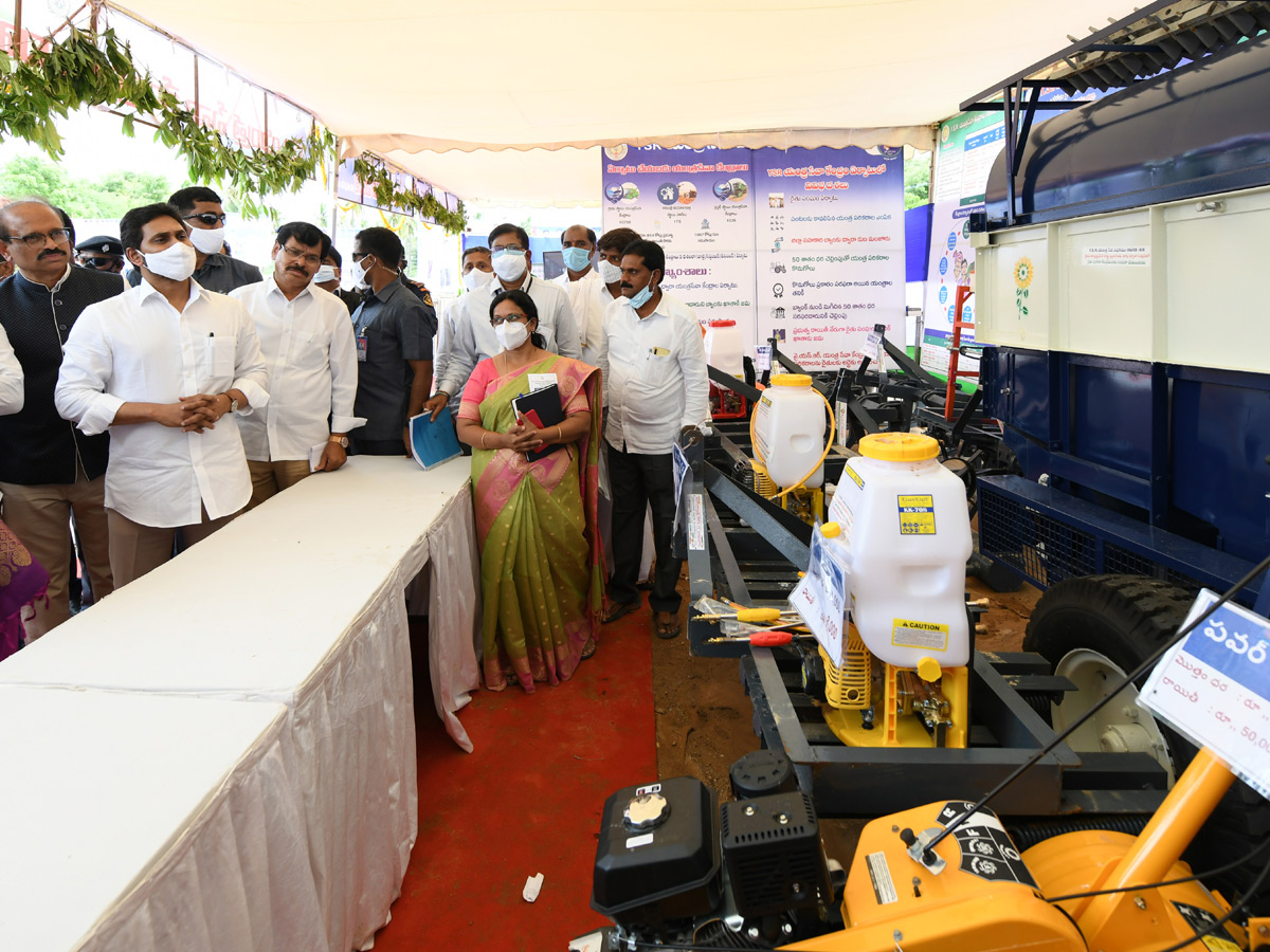 AP CM YS Jagan Raidurgam Tour: Rythu Bharosa Centre Inauguration Special Photos - Sakshi39