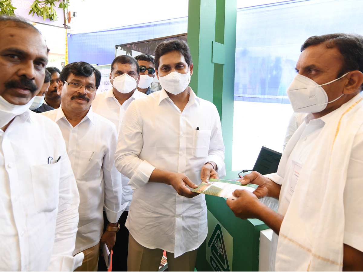 AP CM YS Jagan Raidurgam Tour: Rythu Bharosa Centre Inauguration Special Photos - Sakshi41