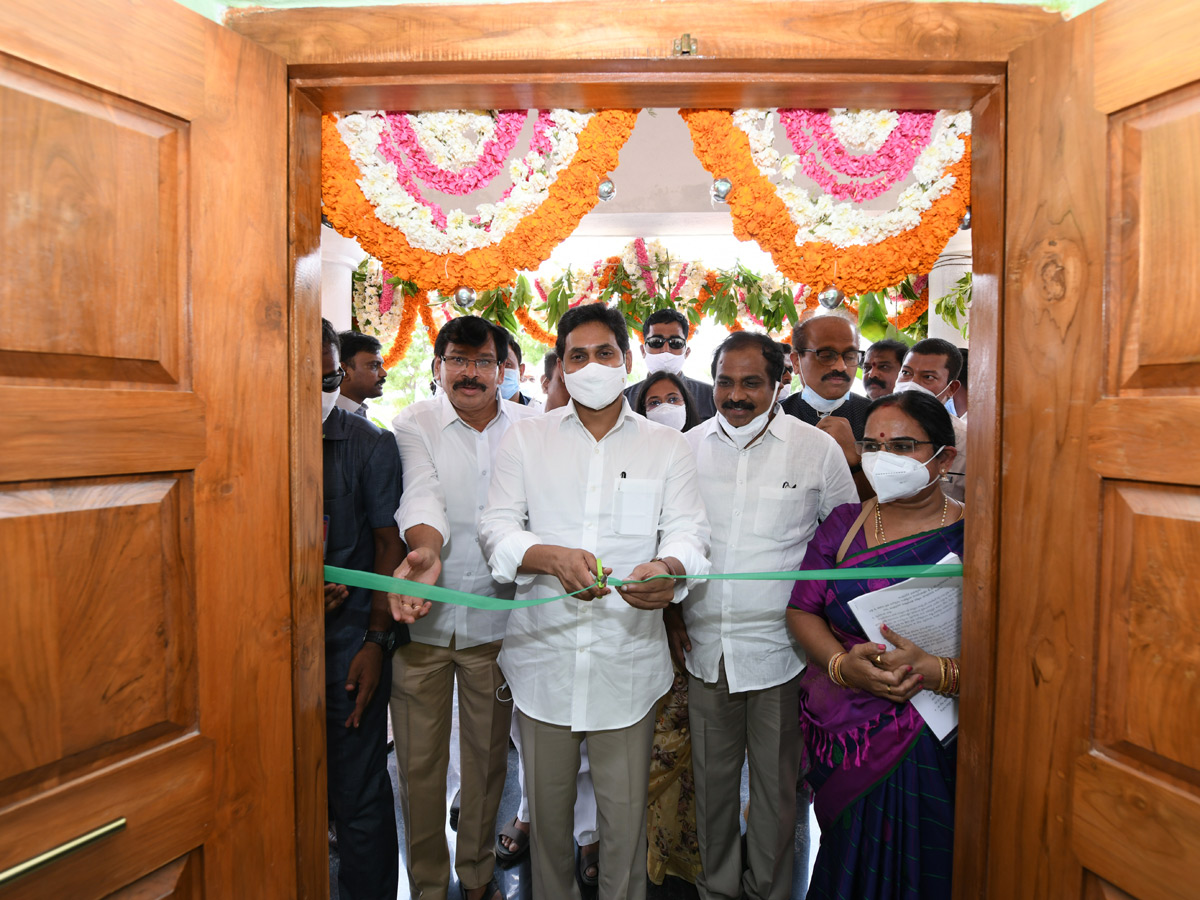 AP CM YS Jagan Raidurgam Tour: Rythu Bharosa Centre Inauguration Special Photos - Sakshi48