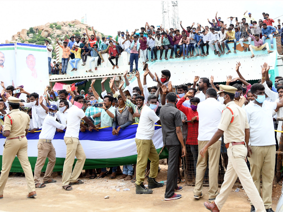 AP CM YS Jagan Raidurgam Tour: Rythu Bharosa Centre Inauguration Special Photos - Sakshi30