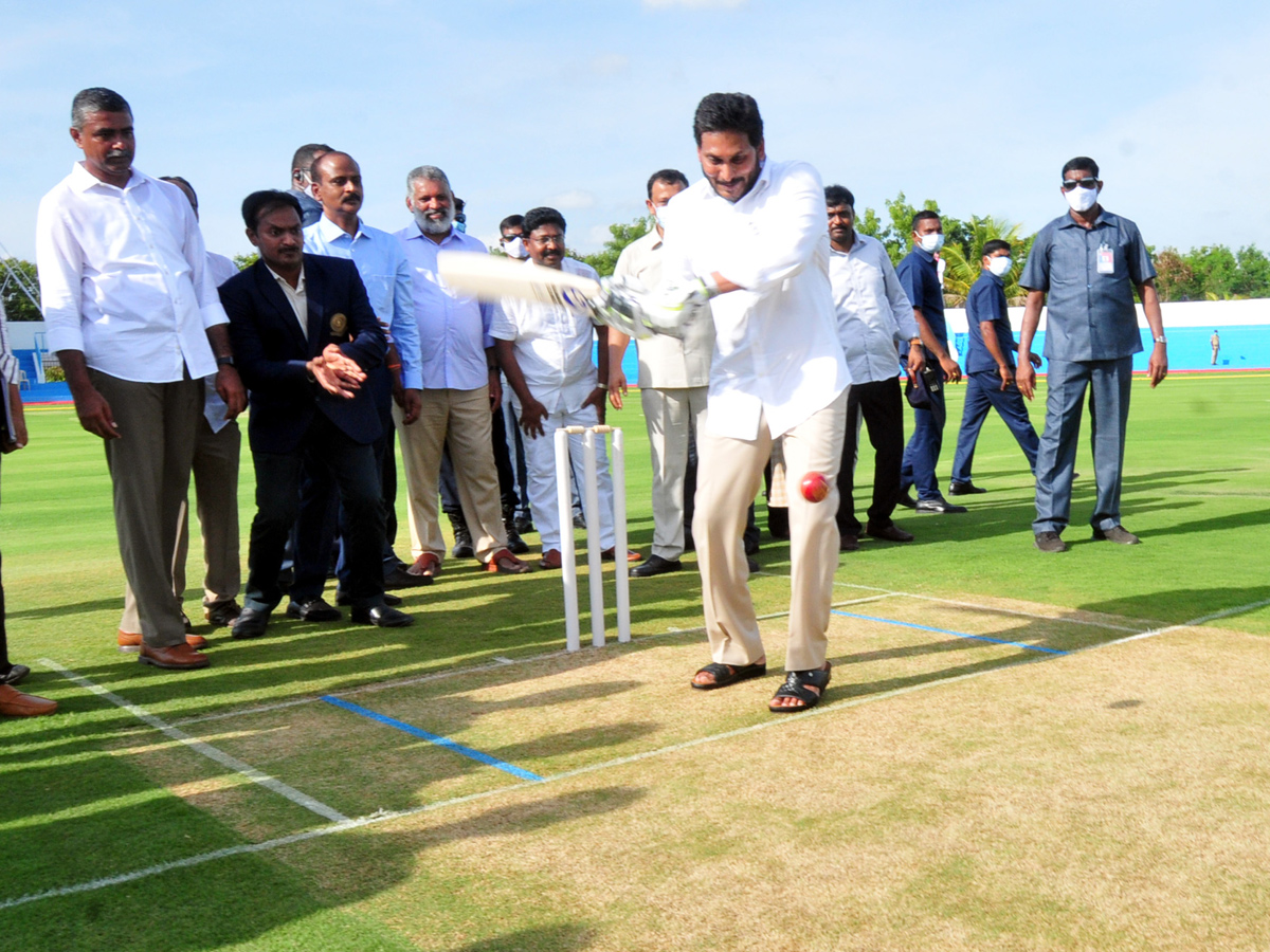 AP CM YS Jagan Playing Cricket At YS Rajareddy Stadium In Kadapa Photo Gallery - Sakshi4