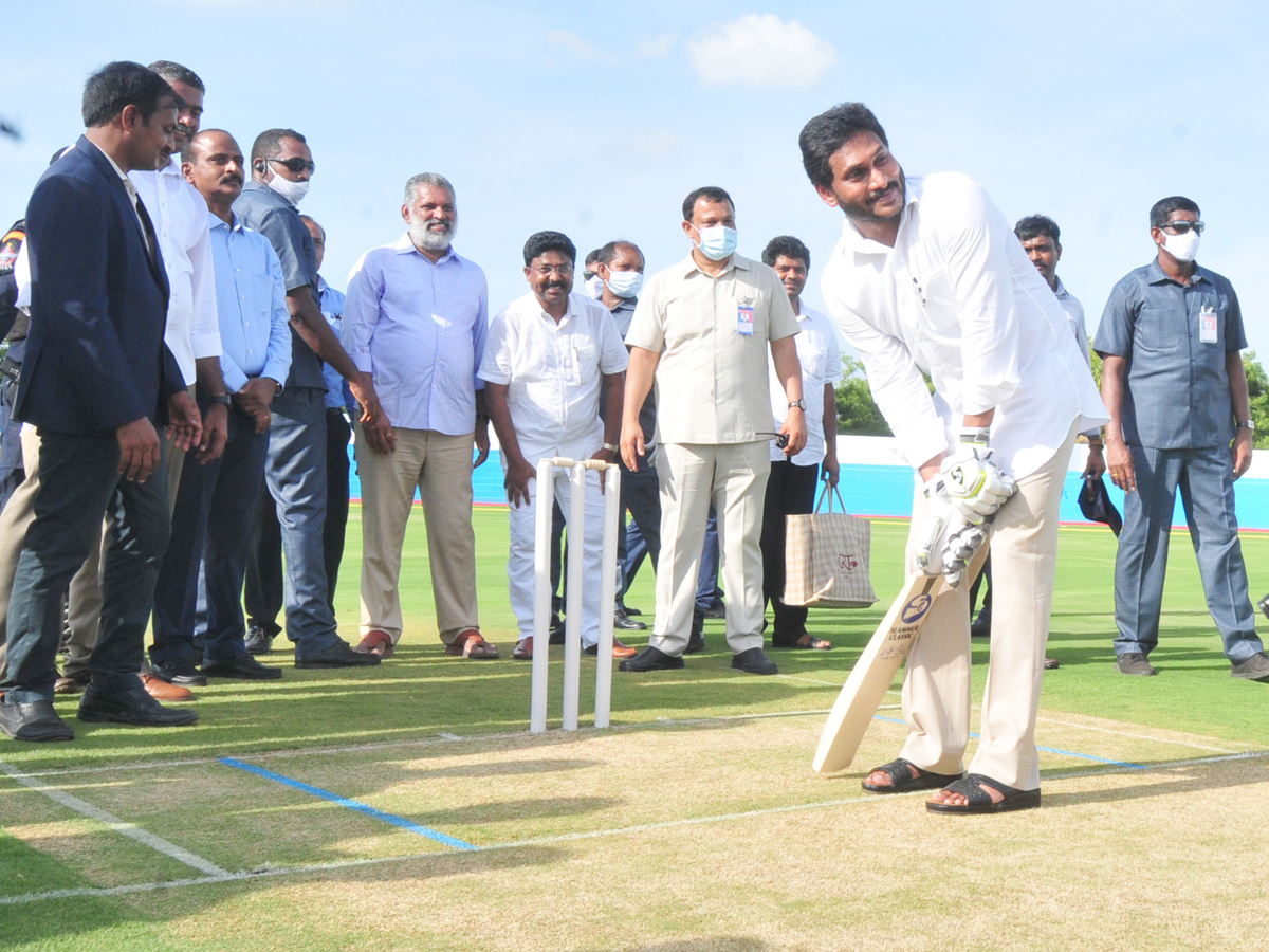 AP CM YS Jagan Playing Cricket At YS Rajareddy Stadium In Kadapa Photo Gallery - Sakshi7