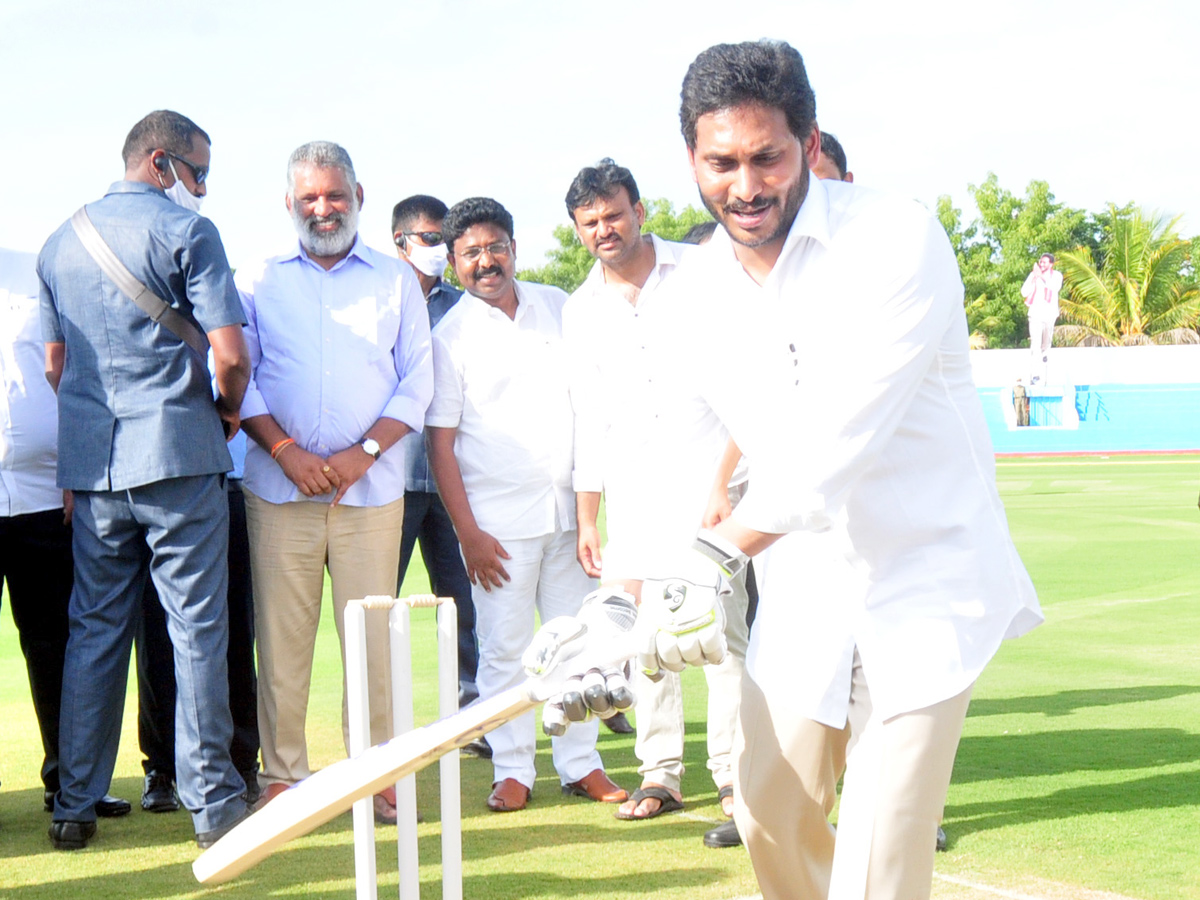 AP CM YS Jagan Playing Cricket At YS Rajareddy Stadium In Kadapa Photo Gallery - Sakshi8