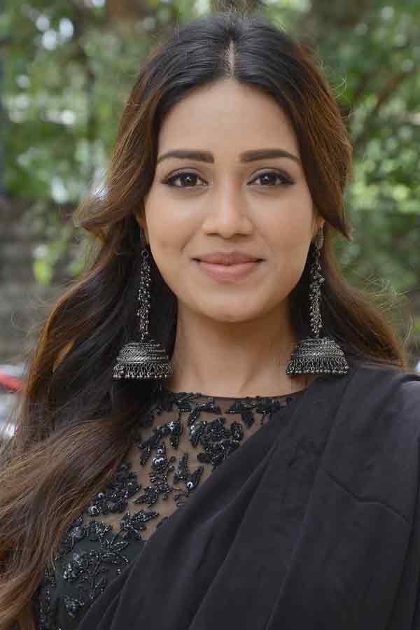 Pagal Beauty Nivetha Pethuraj Photo Gallery - Sakshi14