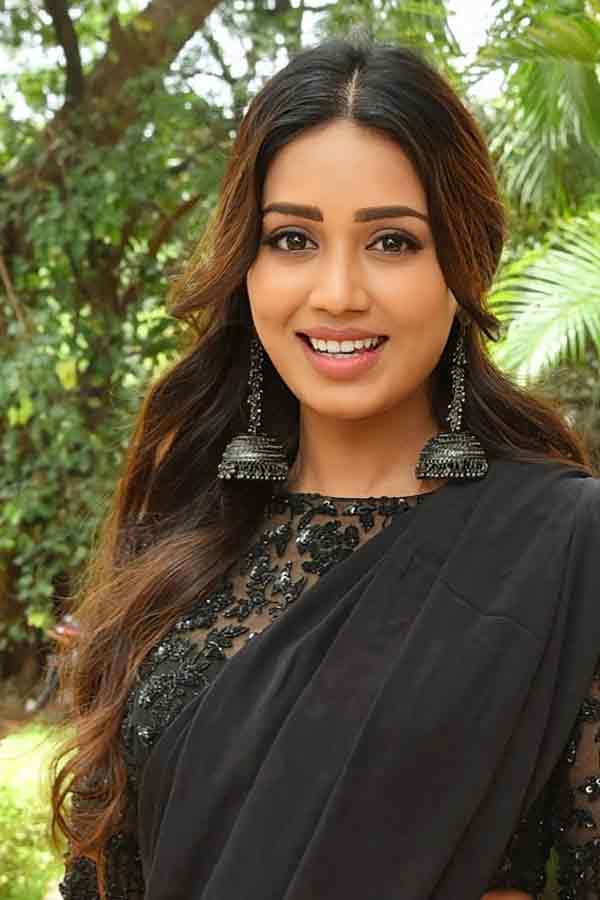 Pagal Beauty Nivetha Pethuraj Photo Gallery - Sakshi6