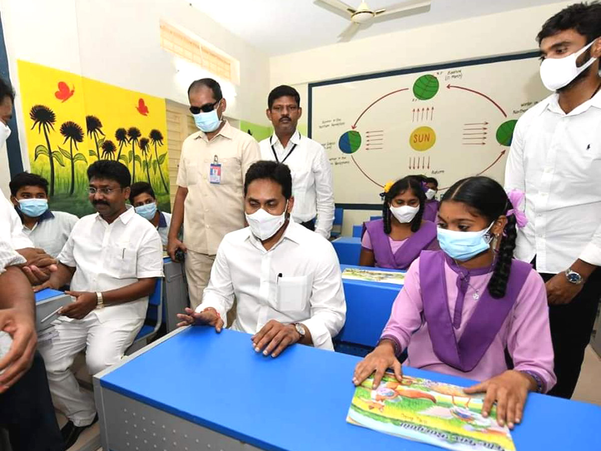 CM YS Jagan Visits East Godavari To Launch 2nd Phase Manabadi Nadu Nedu Photo Gallery - Sakshi7