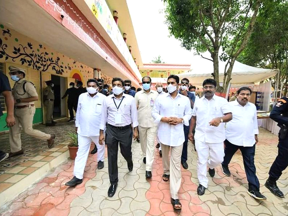 CM YS Jagan Visits East Godavari To Launch 2nd Phase Manabadi Nadu Nedu Photo Gallery - Sakshi9