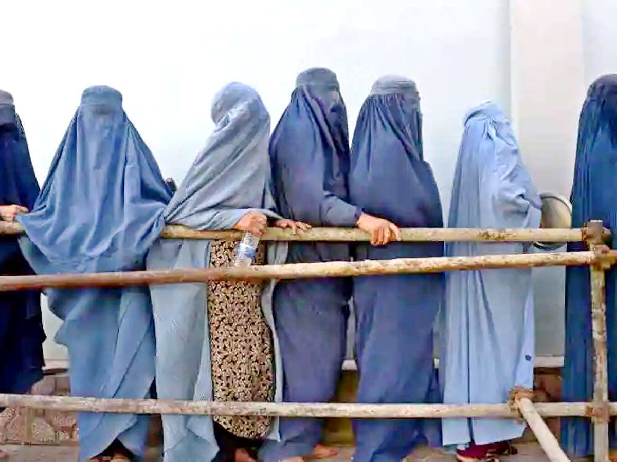 Afghan Women Fears Continue Amid Taliban Rule Photos - Sakshi14