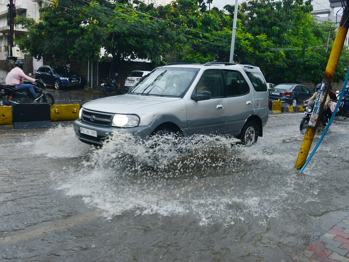 Heavy rain in hyderabad Photo Gallery - Sakshi2