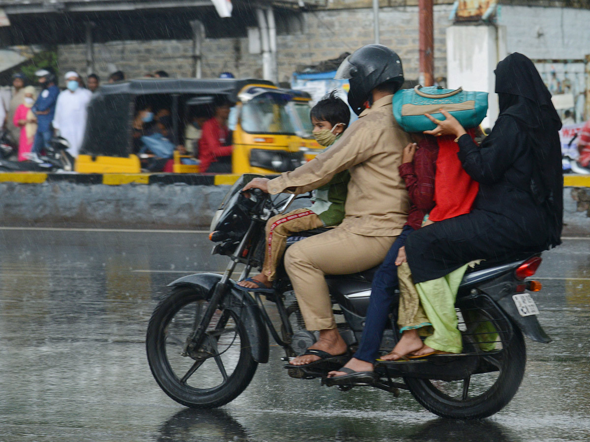 Heavy rain in hyderabad Photo Gallery - Sakshi3