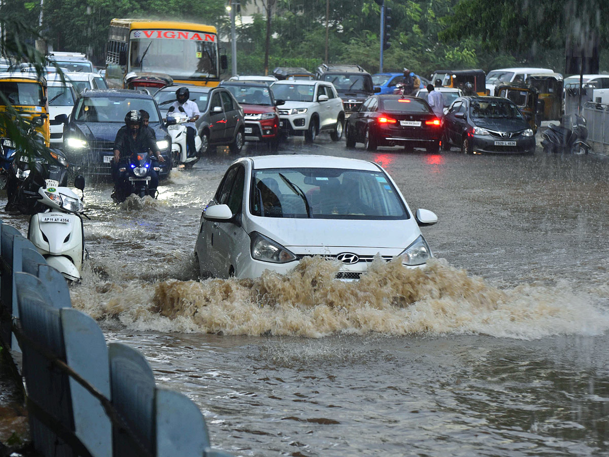 Heavy rain in hyderabad Photo Gallery - Sakshi21