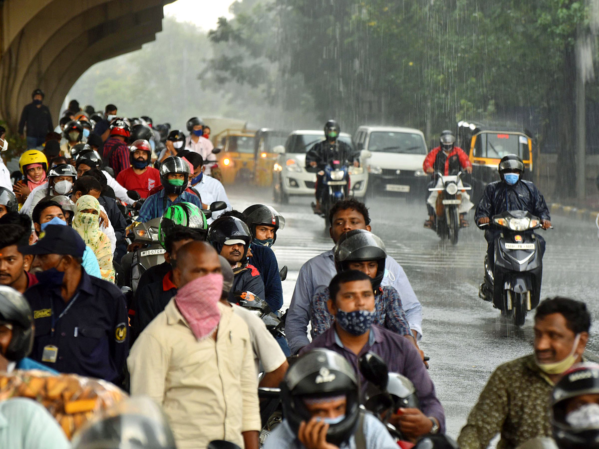 Heavy rain in hyderabad Photo Gallery - Sakshi6