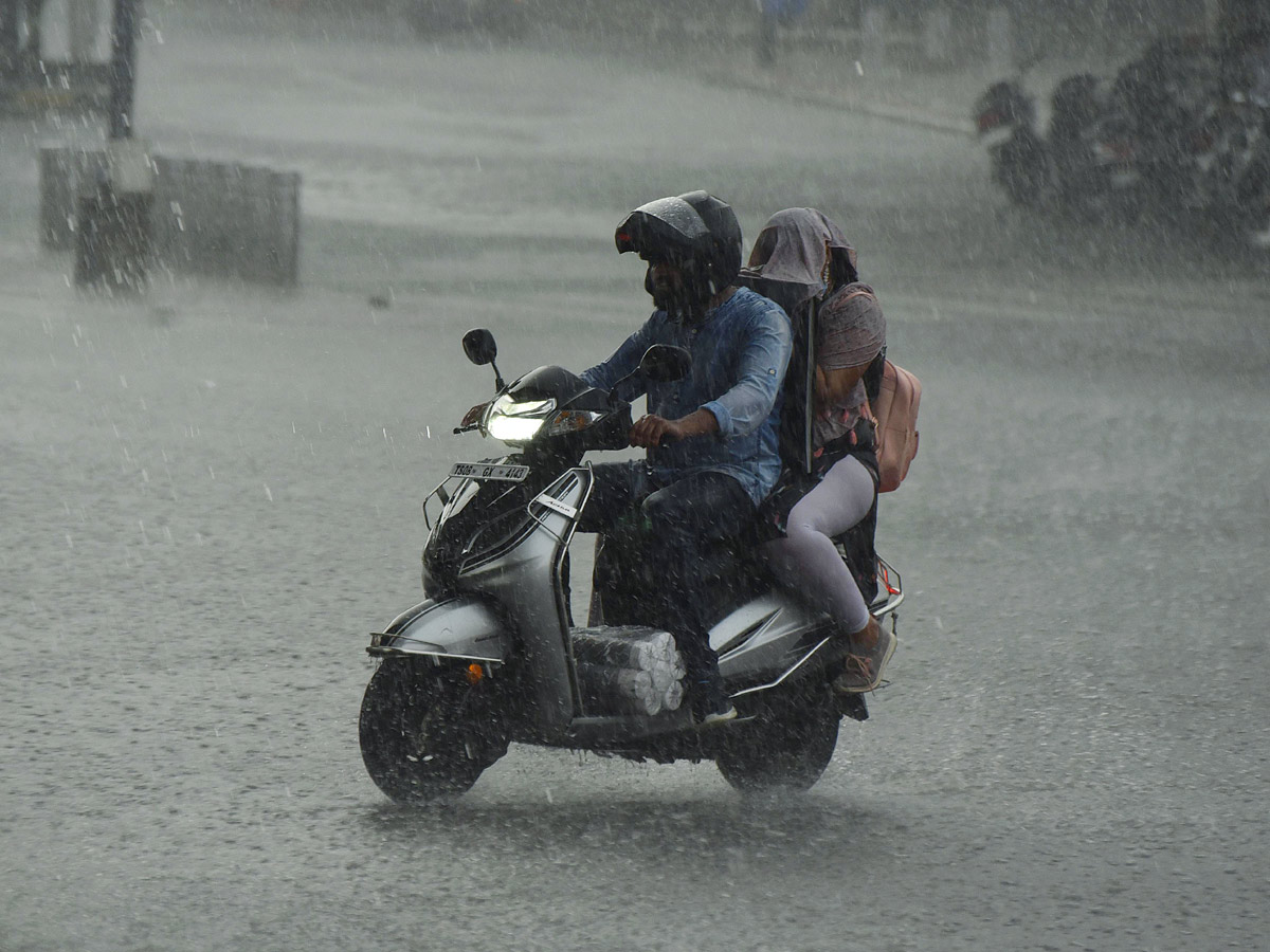 Heavy rain in hyderabad Photo Gallery - Sakshi8