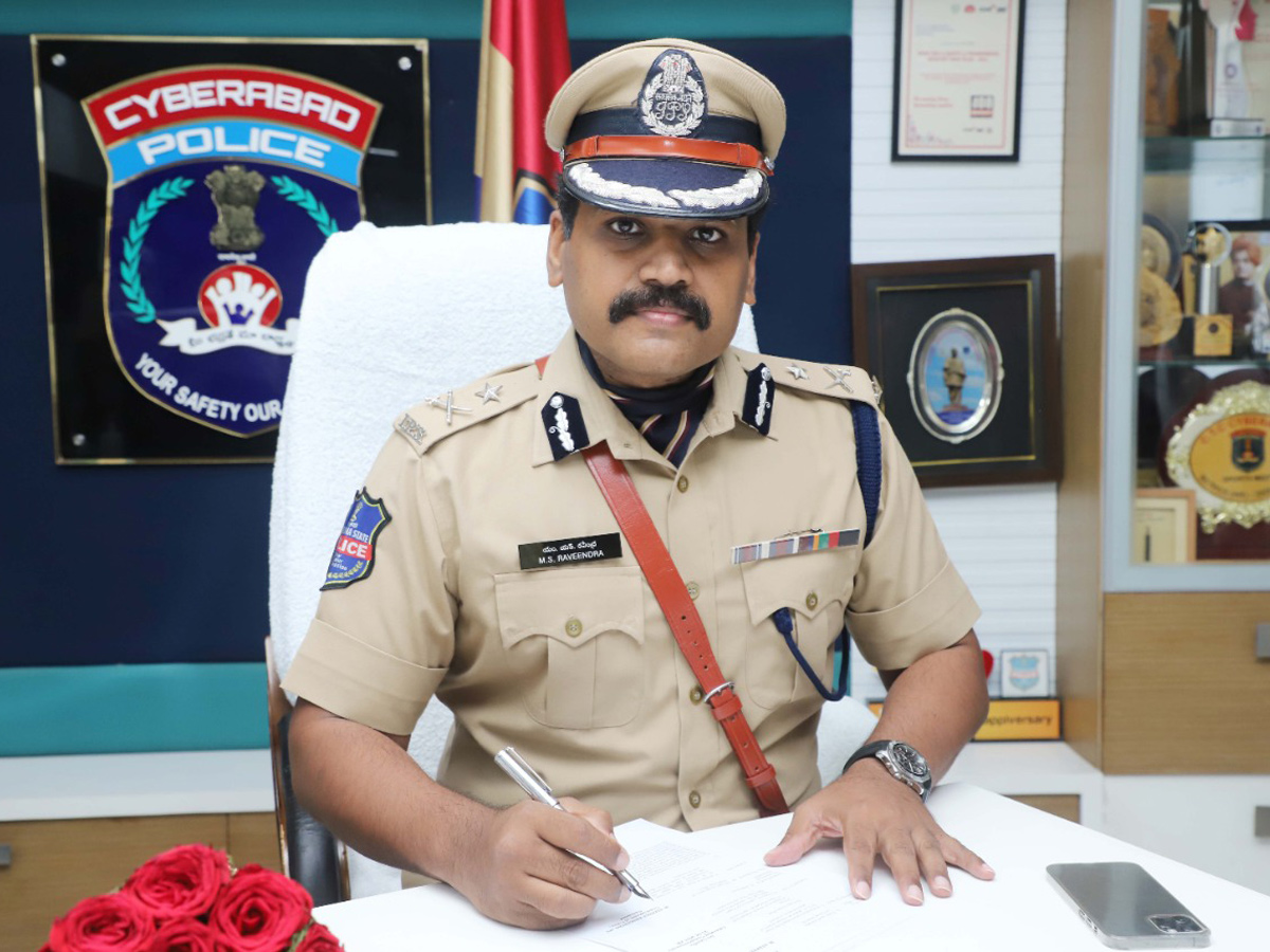 IPS Officer Stephen Ravindra Takes Charge as Cyberabad CP - Sakshi5