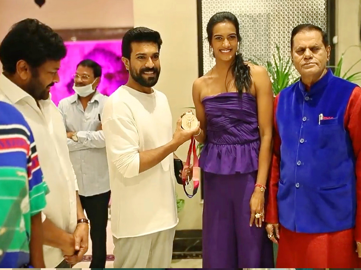 Megastar Chiranjeevi Congratulates PV Sindhu Photo Gallery - Sakshi3