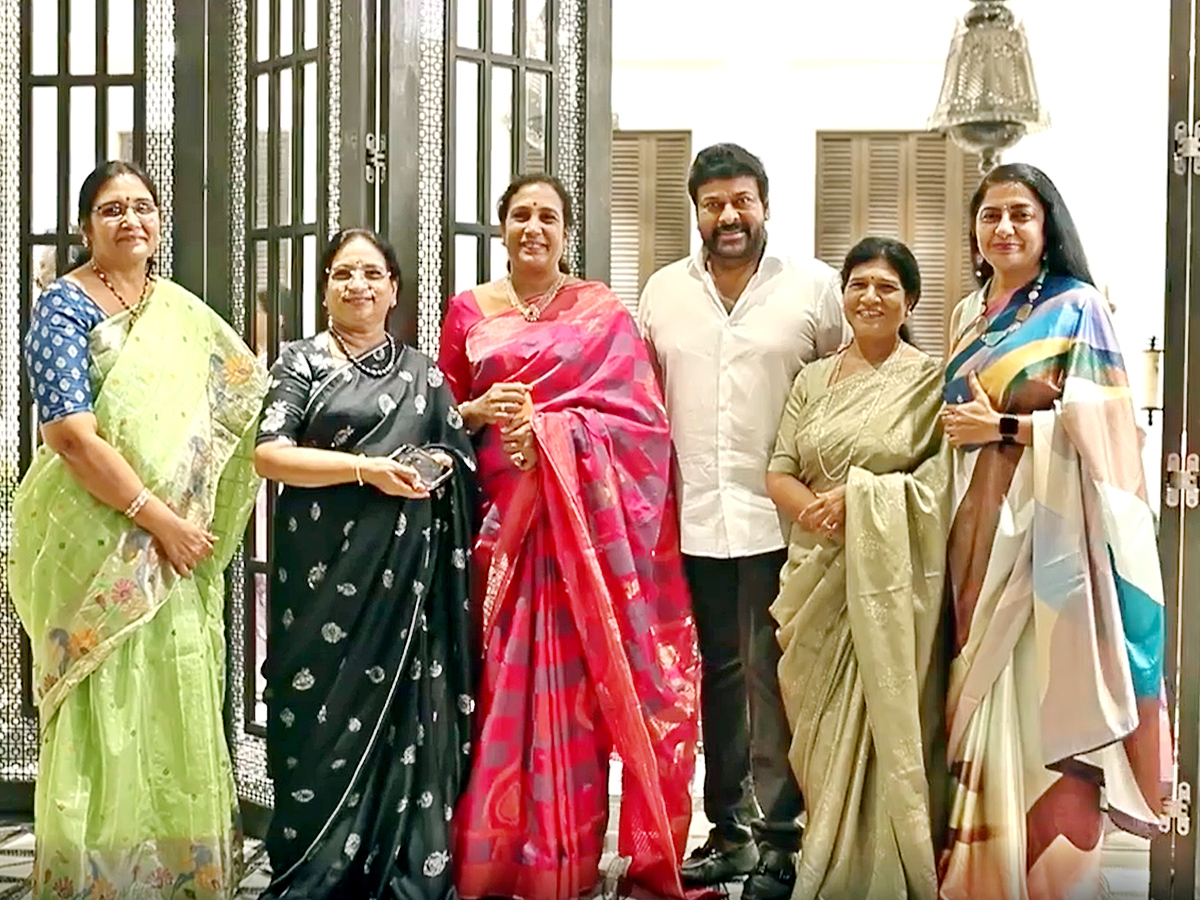 Megastar Chiranjeevi Congratulates PV Sindhu Photo Gallery - Sakshi18