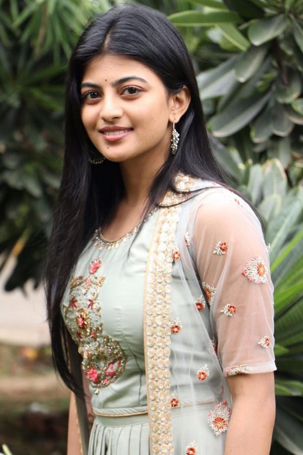 Actress Anandhi Beautiful Photo Gallery - Sakshi15