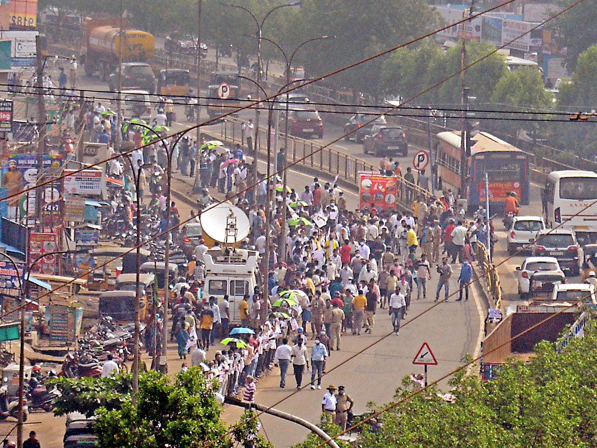 Workers Conduct Manava Haram Vizag Steel Plant  Against Privatisation Photo Gallery - Sakshi11