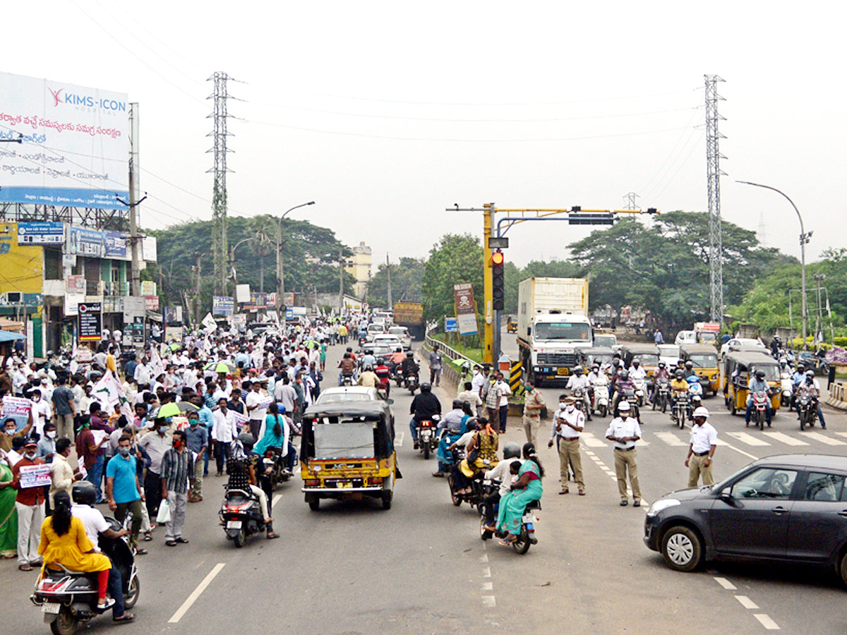 Workers Conduct Manava Haram Vizag Steel Plant  Against Privatisation Photo Gallery - Sakshi5