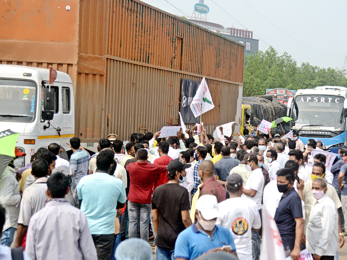 Workers Conduct Manava Haram Vizag Steel Plant  Against Privatisation Photo Gallery - Sakshi6