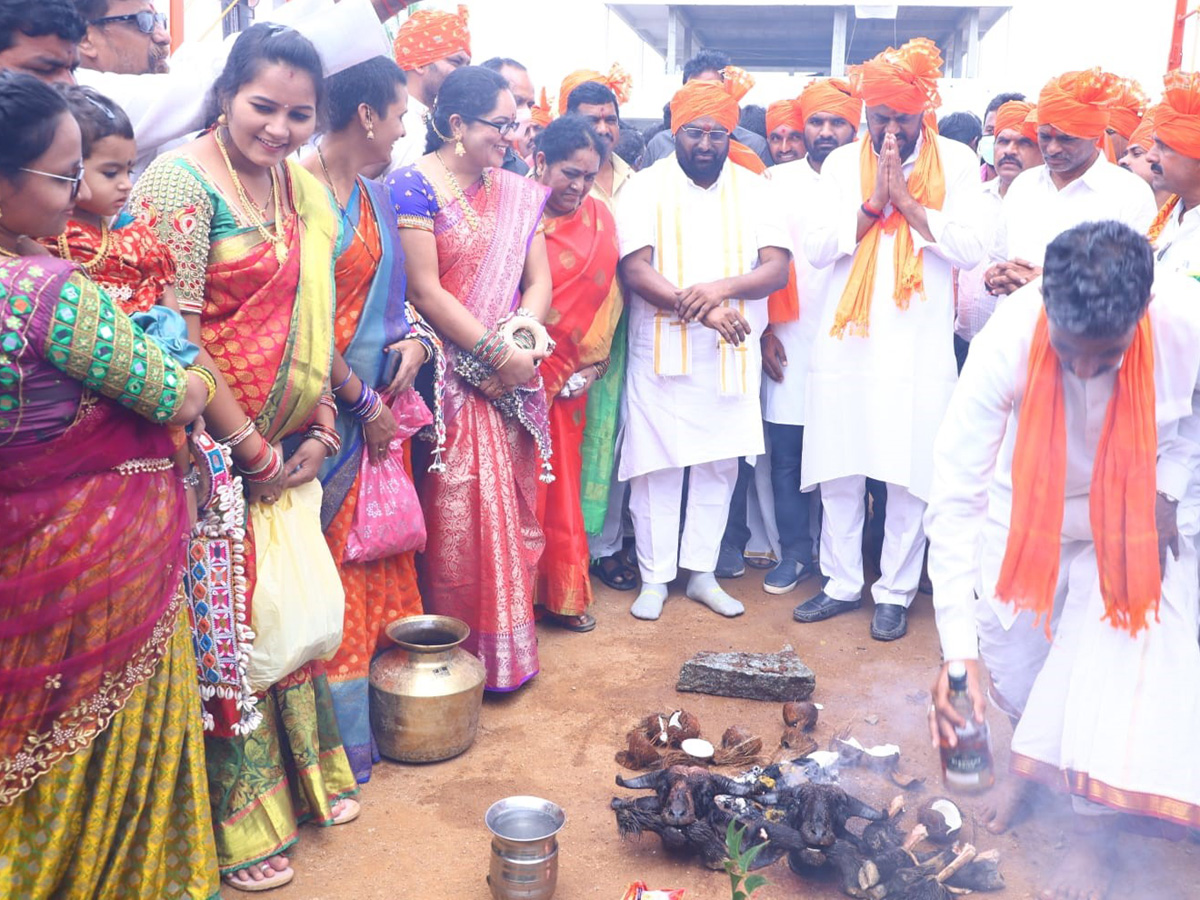 Teej Festival Grandly Celebrated by Tribals at Achampet - Sakshi13