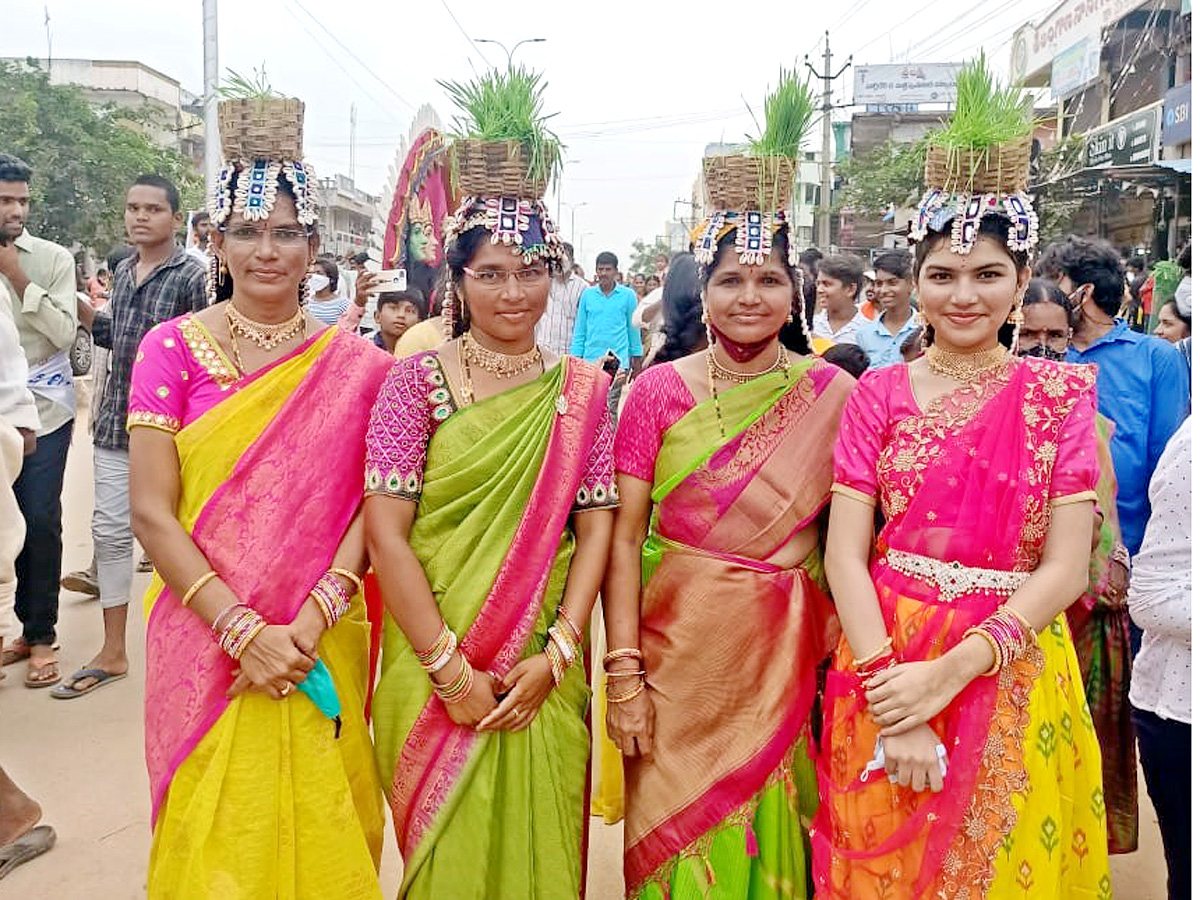 Teej Festival Grandly Celebrated by Tribals at Achampet - Sakshi20