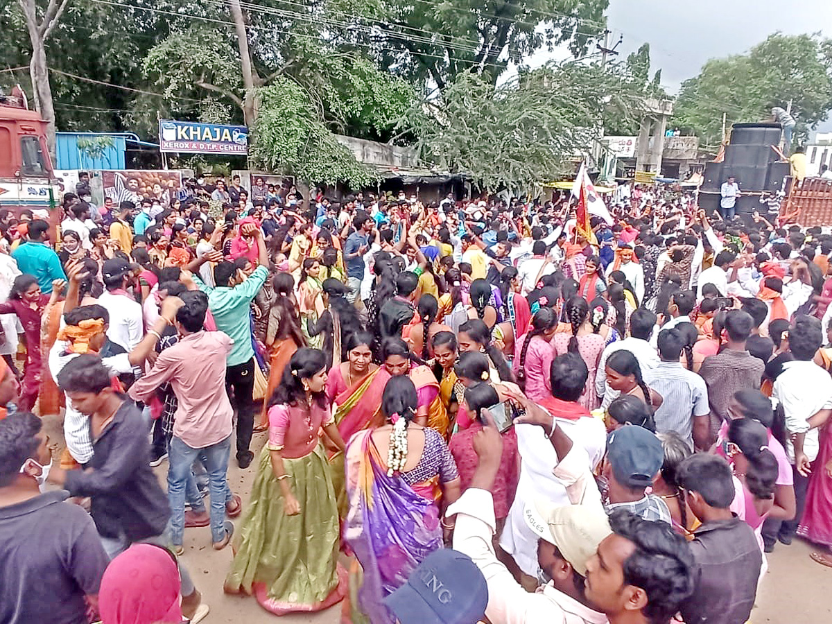 Teej Festival Grandly Celebrated by Tribals at Achampet - Sakshi30