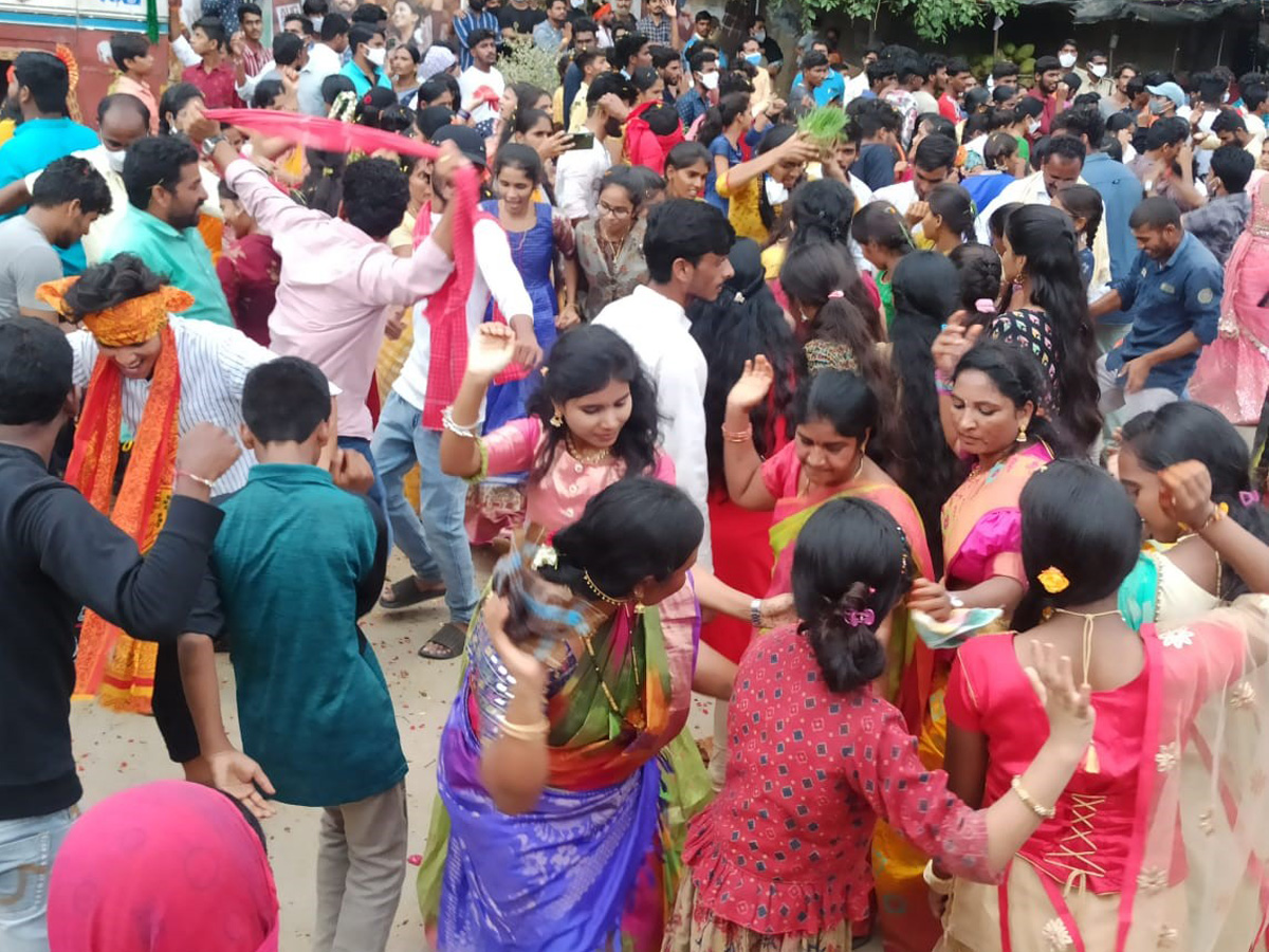 Teej Festival Grandly Celebrated by Tribals at Achampet - Sakshi31