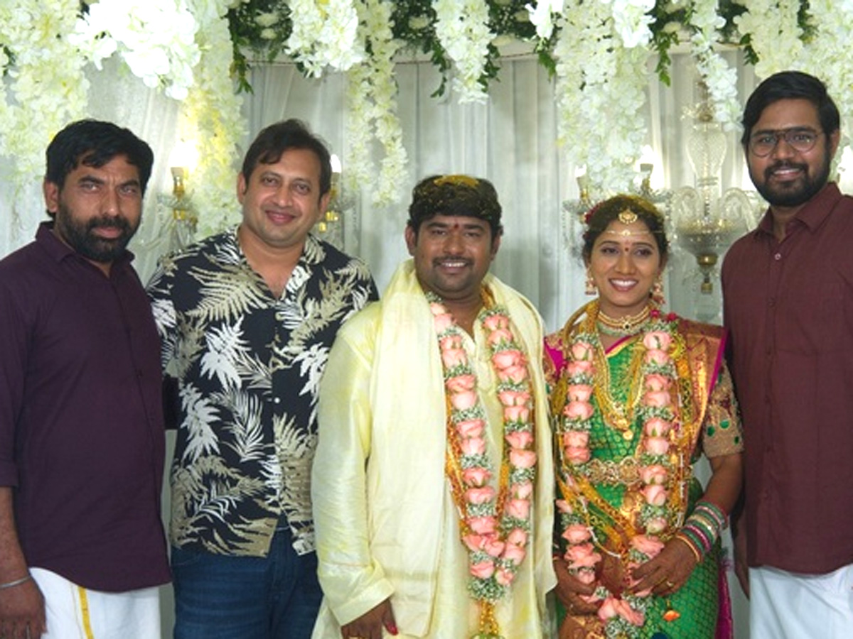 Icon Star AlluArjun Attend Eluruseenu's wedding Photo Gallery - Sakshi21